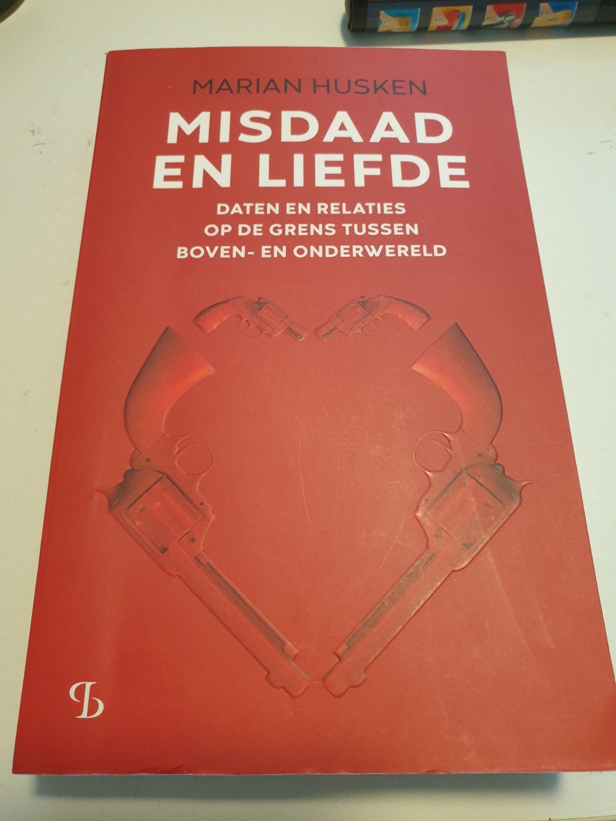 Marian Husken - Misdaad en liefde, Ophalen of Verzenden, Zo goed als nieuw, Marian Husken