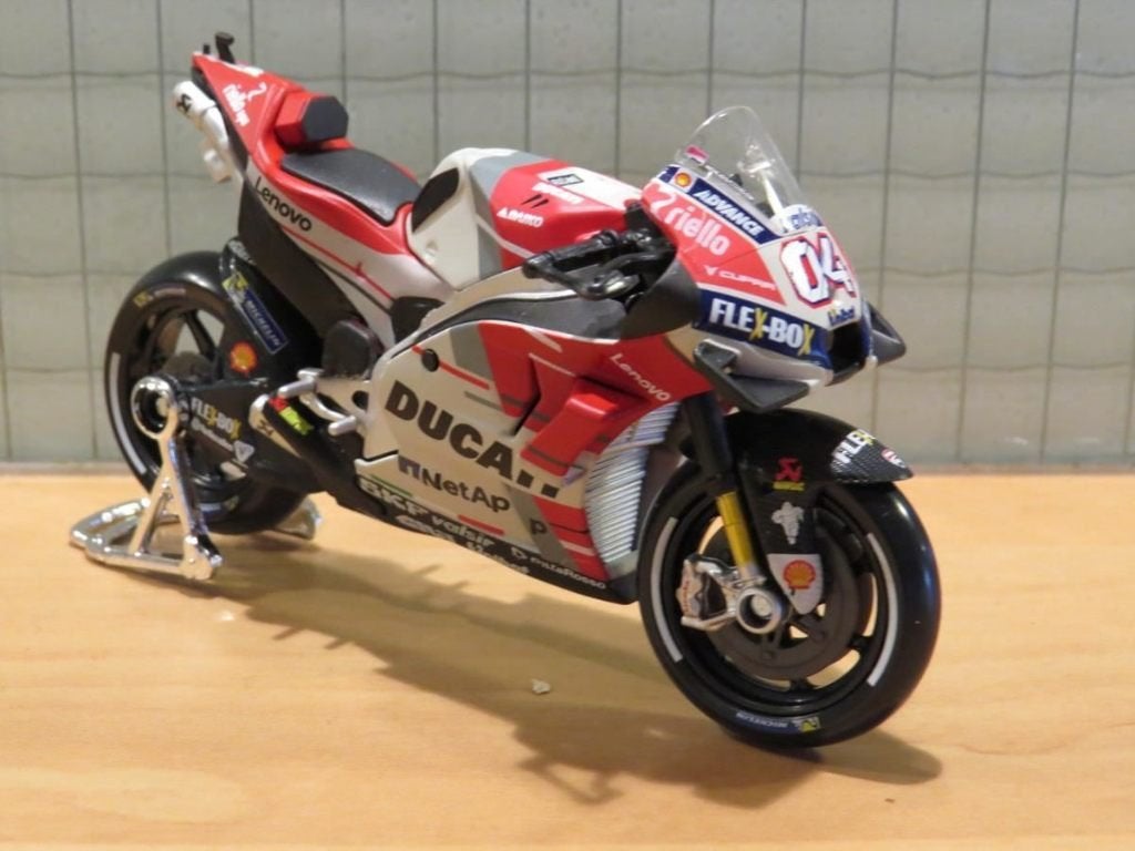 Andrea Dovizioso Ducati Desmosedici 2018 1:18 31593, Hobby en Vrije tijd, Modelauto's | 1:18, Ophalen of Verzenden, Nieuw, Motor