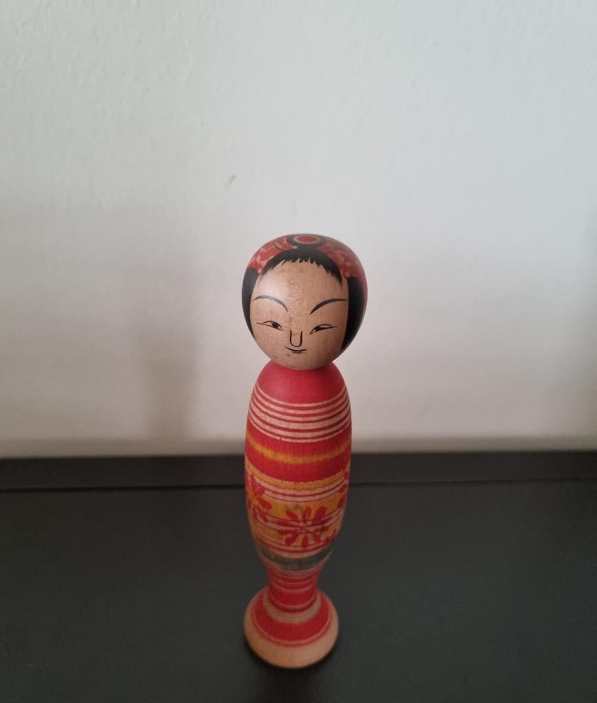 Le mignon Tsuchiyu Kokeshi de Tadao Noji (1931 - 2012), Antiquités & Art, Envoi
