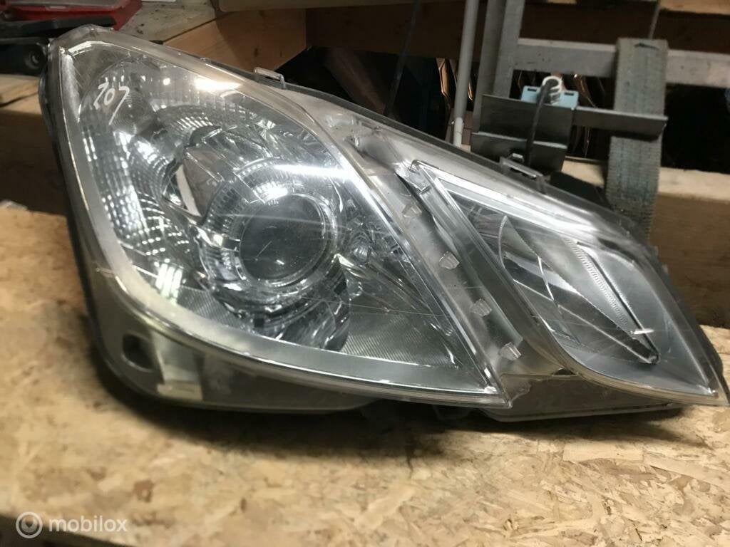 Mercedes E-klasse A207 C207 Koplamp A2078204861, Enlèvement ou Envoi, Mercedes-Benz, Utilisé, Mercedes-Benz