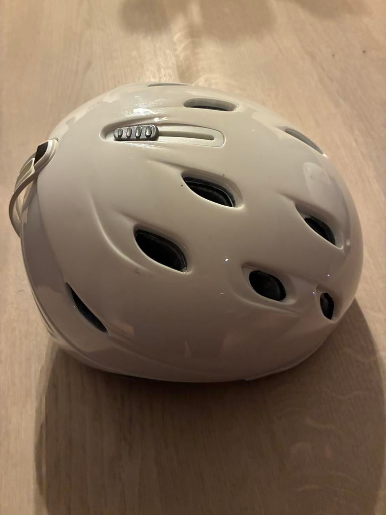 Skihelm dames, Sport en Fitness, Ophalen, Zo goed als nieuw