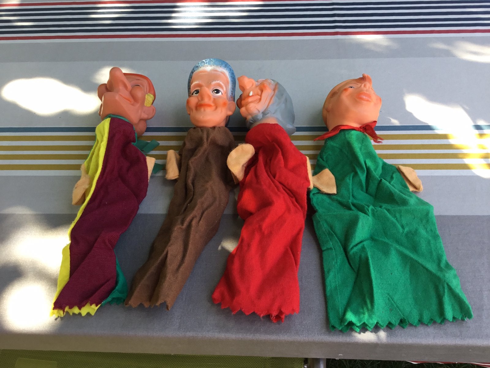 Poppenkastpoppen, Ophalen, Zo goed als nieuw