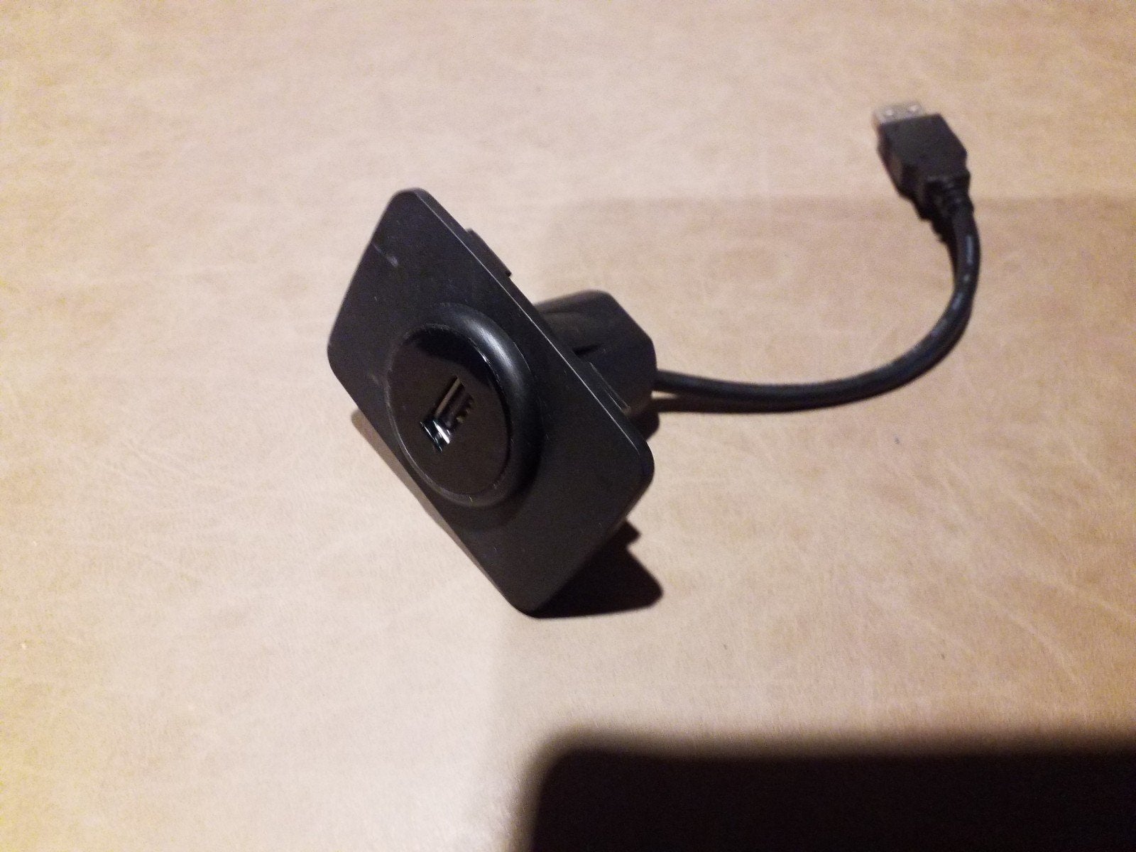 Prise USB avec support pour tableau de bord boxer ducato, Enlèvement ou Envoi