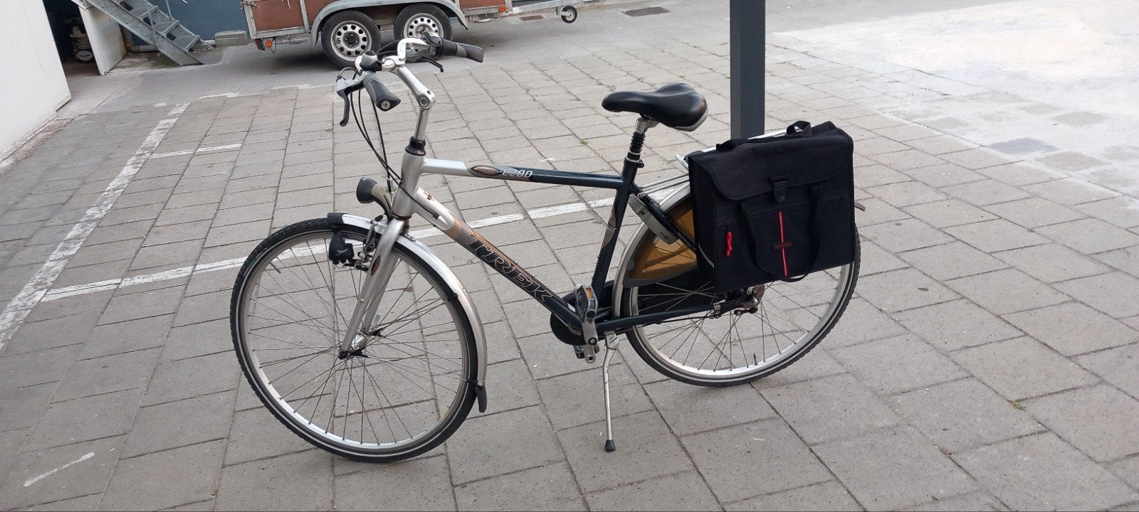 Trek Mannenfiets, Enlèvement