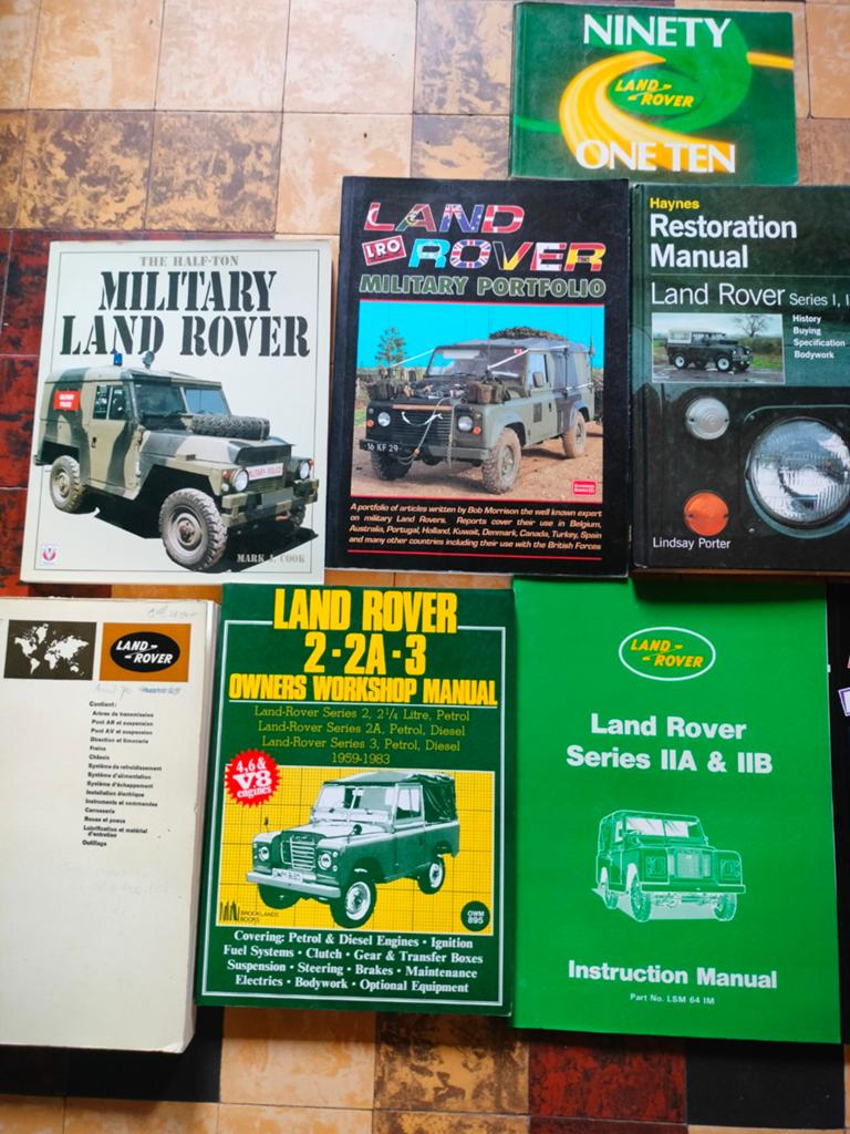 Landrover handboeken, Enlèvement