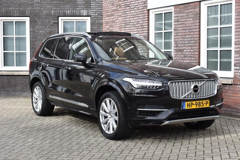 Volvo XC90 2.0 T8 Twin Engine AWD Inscription - nieuwe distr, 9 kWh, Parkeersensor, Zwart, Bedrijf