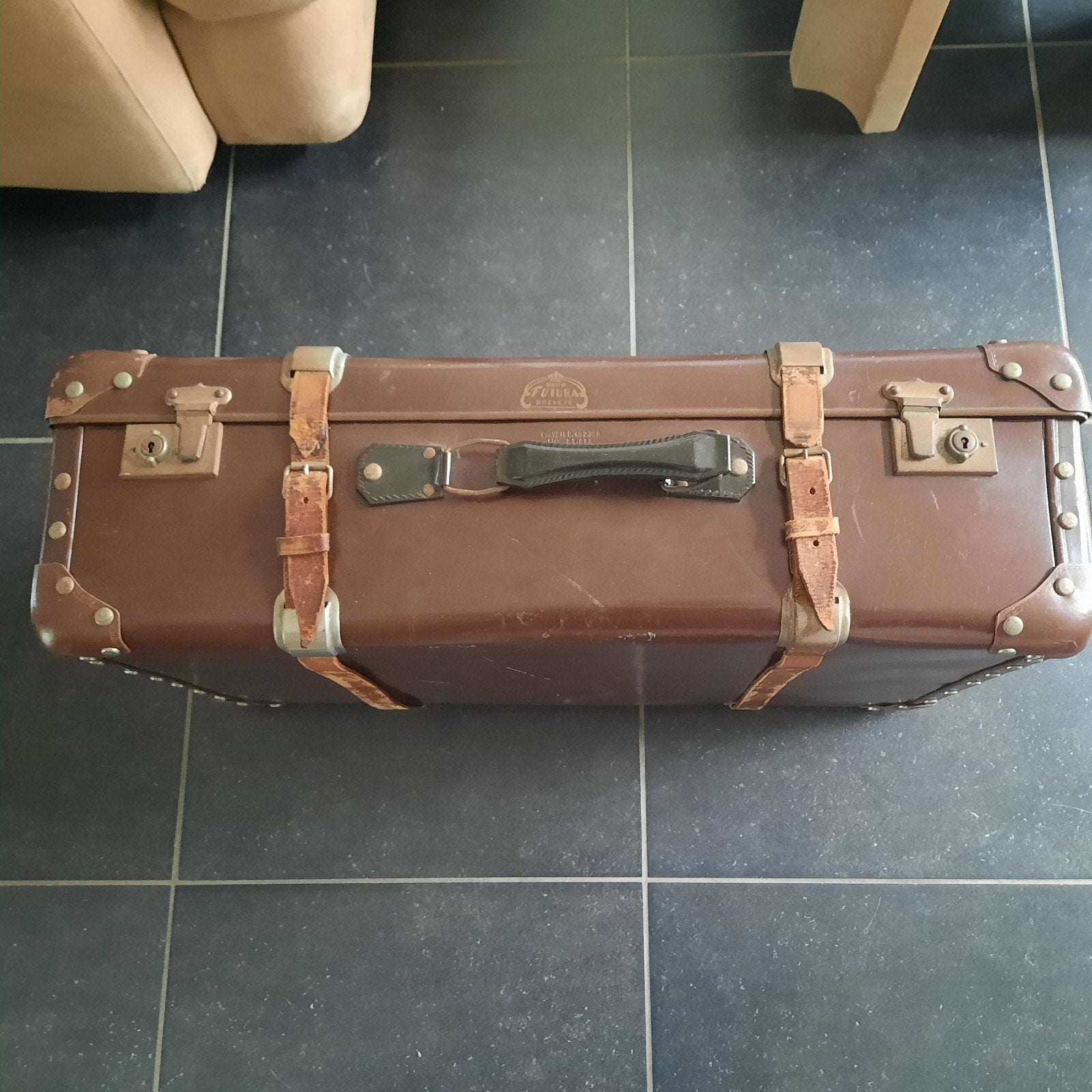 Valiezen , oude . In leder en in aluminium ., Gebruikt, Slot, Ophalen of Verzenden, 35 tot 45 cm