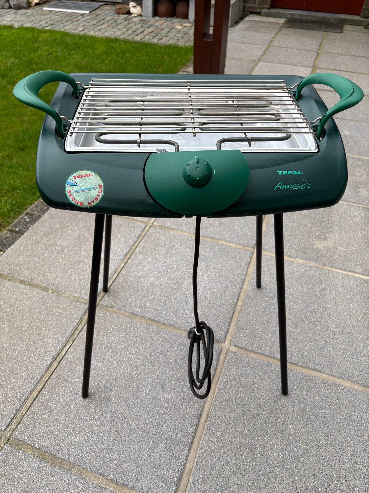 Tafelgrill/barbeque op voet, Tuin en Terras, Ophalen, Zo goed als nieuw