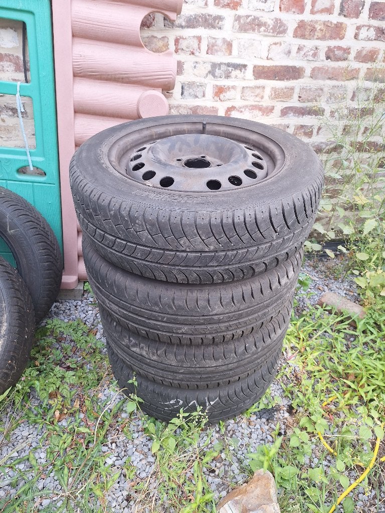 zomer banden op velg *185/60R15*, Ophalen, Gebruikt, 15 inch, 185 mm