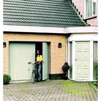 Porte de garage basculante débordante avec  portillon NEUVE