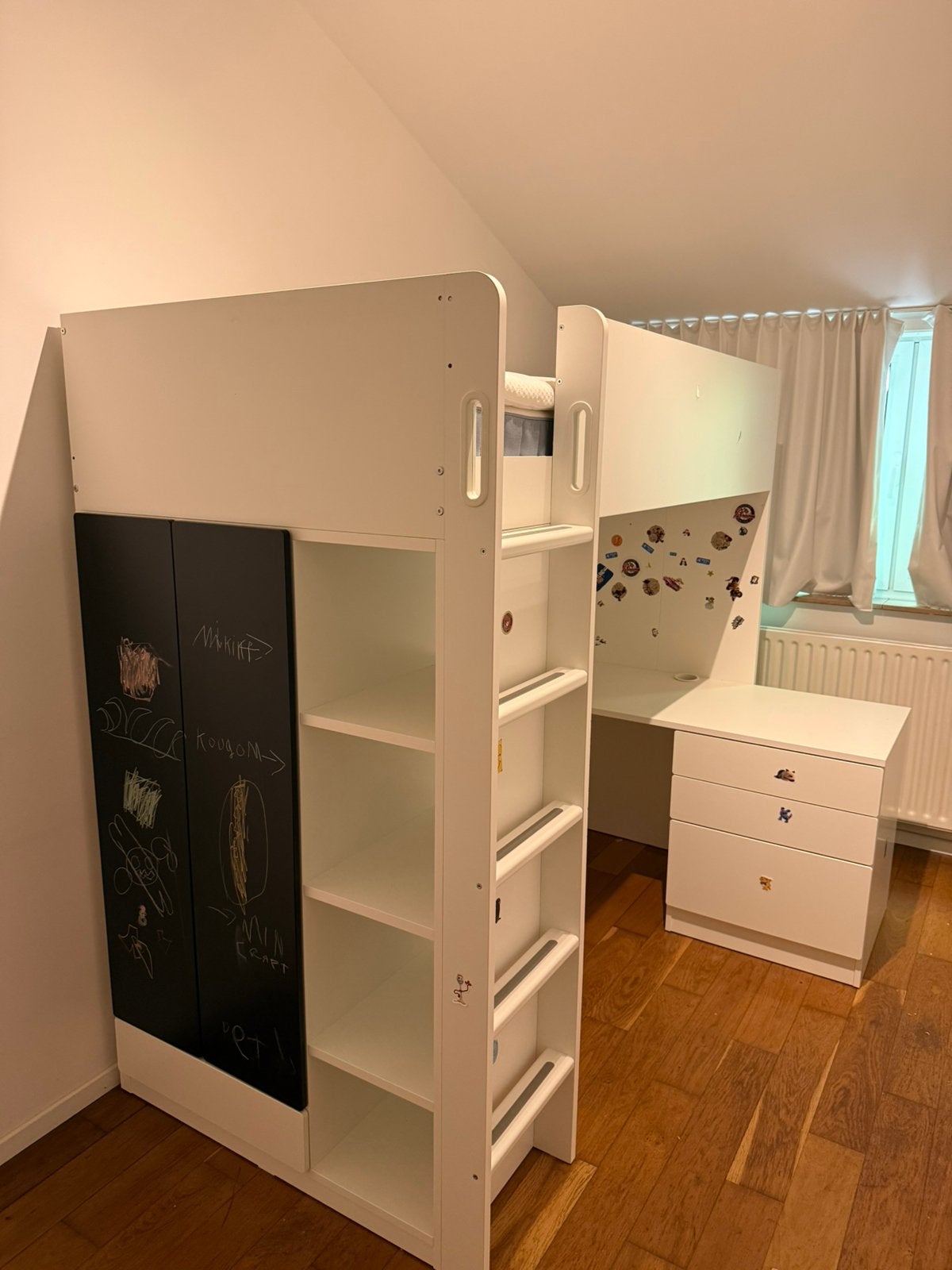 Ikea Hoogslaper/bureau + aparte lage kast, Ophalen, Zo goed als nieuw, Hoogslaper