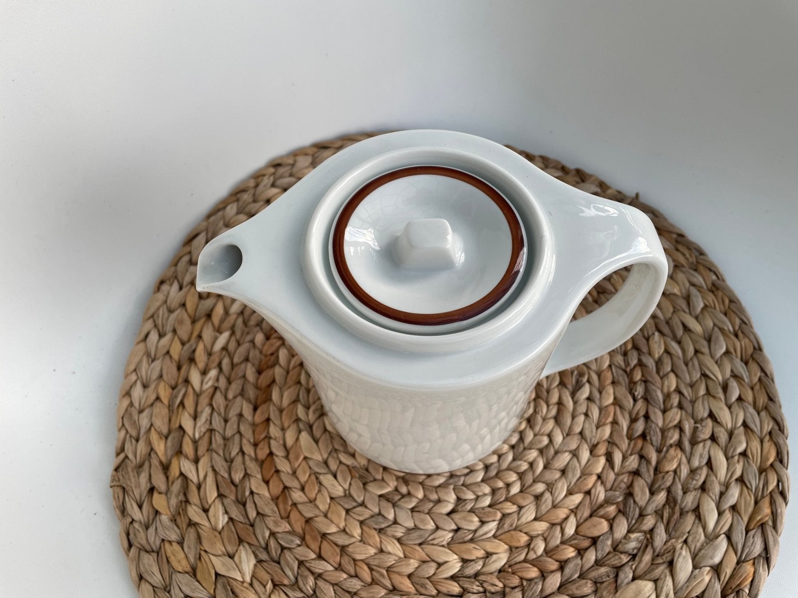 6 koffiekopjes, koffiekan + 7 dessertborden, Ophalen, Nieuw