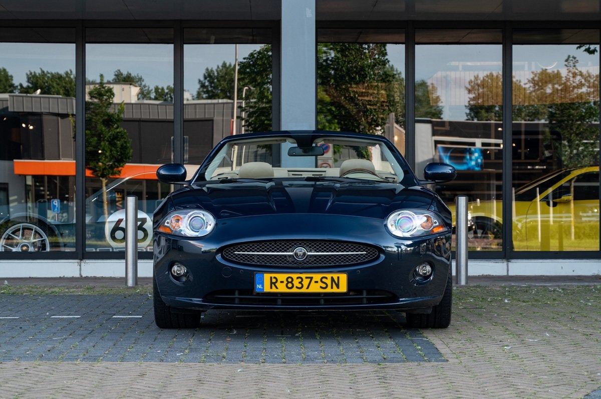 Jaguar XK 4.2 V8 Convertible (bj 2006, automaat), Auto's, 4 zetels, Gebruikt, Overige kleuren, Cabriolet