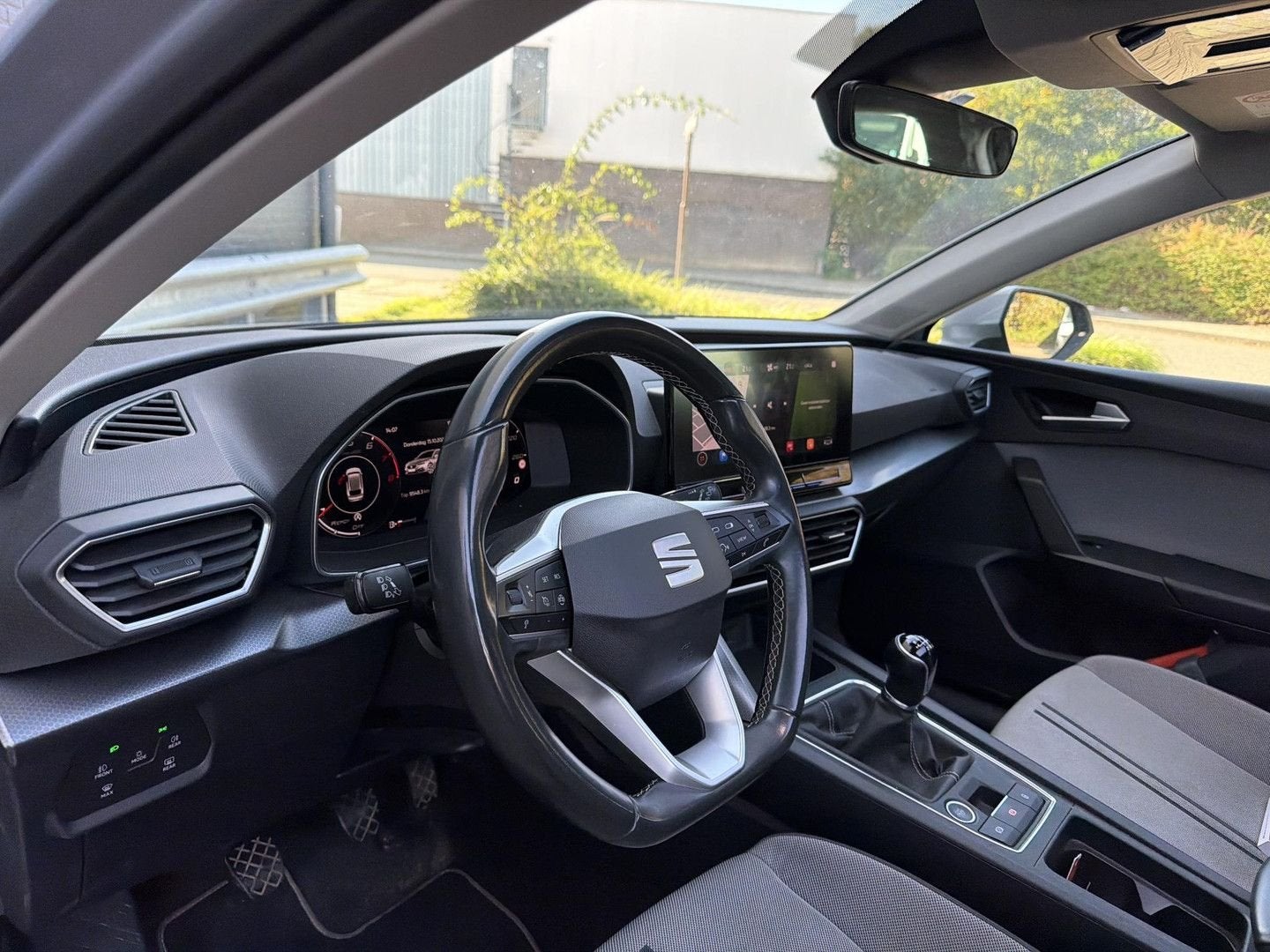 Seat Leon Sportstourer 1.0 TSI Style Business Intense | € 7., Autos, Argent ou Gris, Achat, Entreprise, 127 g/km