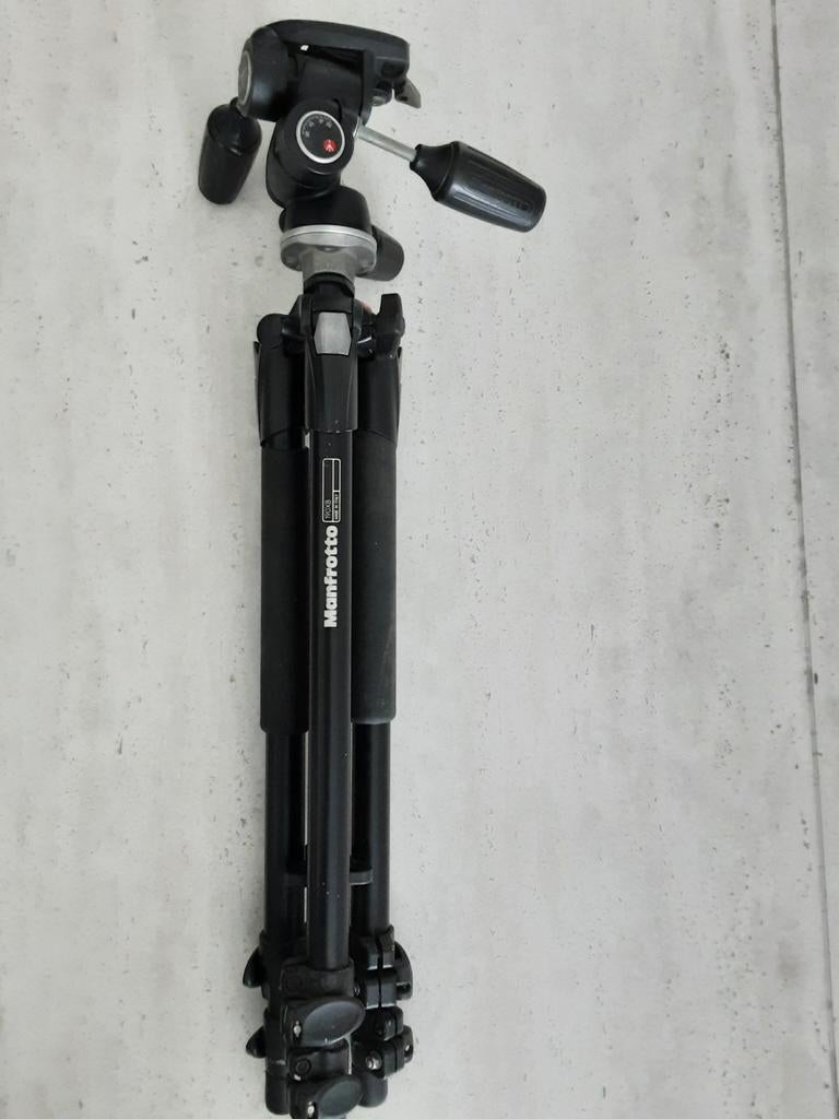 Manfrotto 190XB Tripod met 804RC2 3-Way Pan/Tilt Head Kit, Zo goed als nieuw, 150 tot 175 cm, Met balhoofd, Ophalen of Verzenden