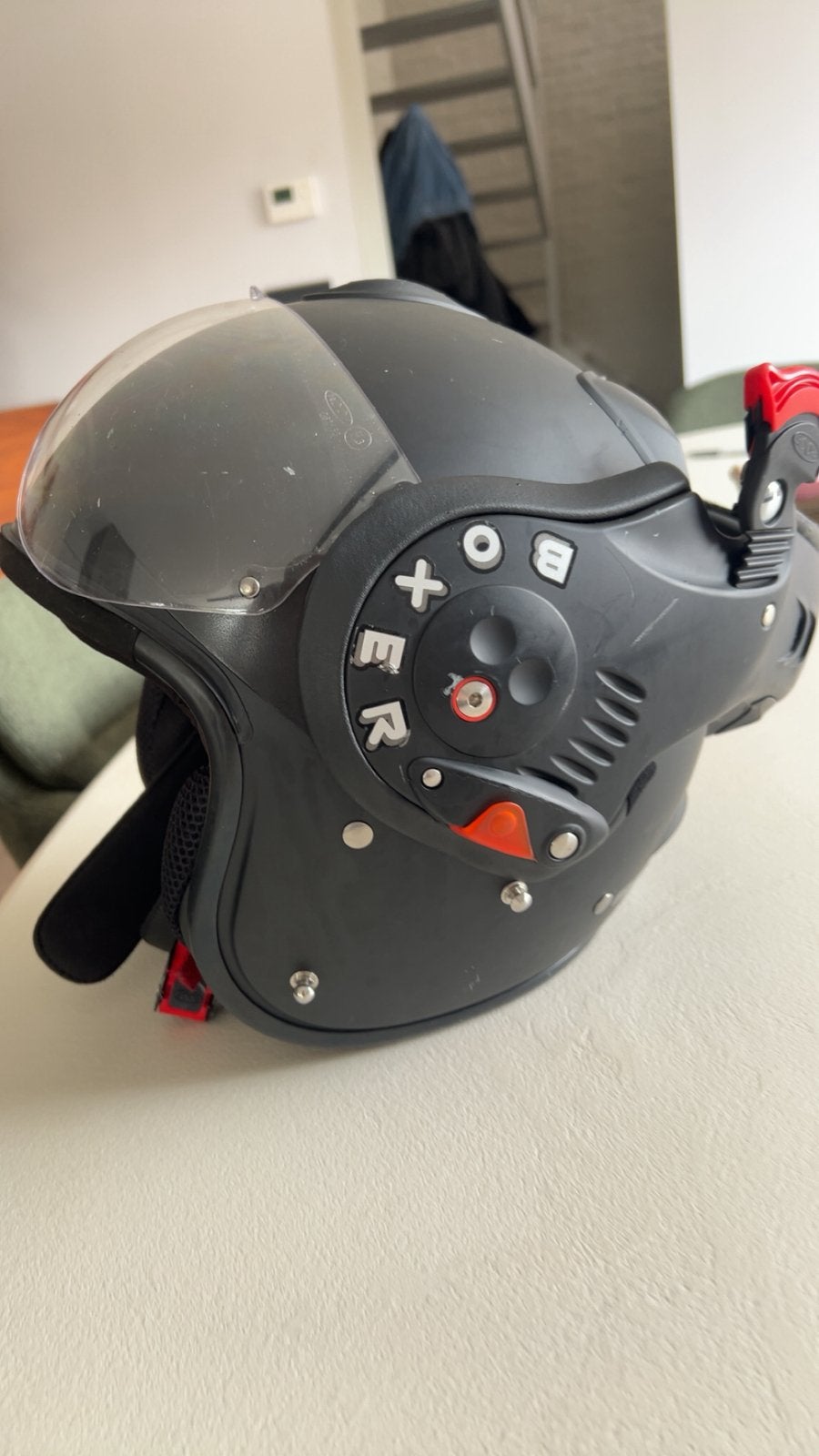 Boxer helm v8, Ophalen, M