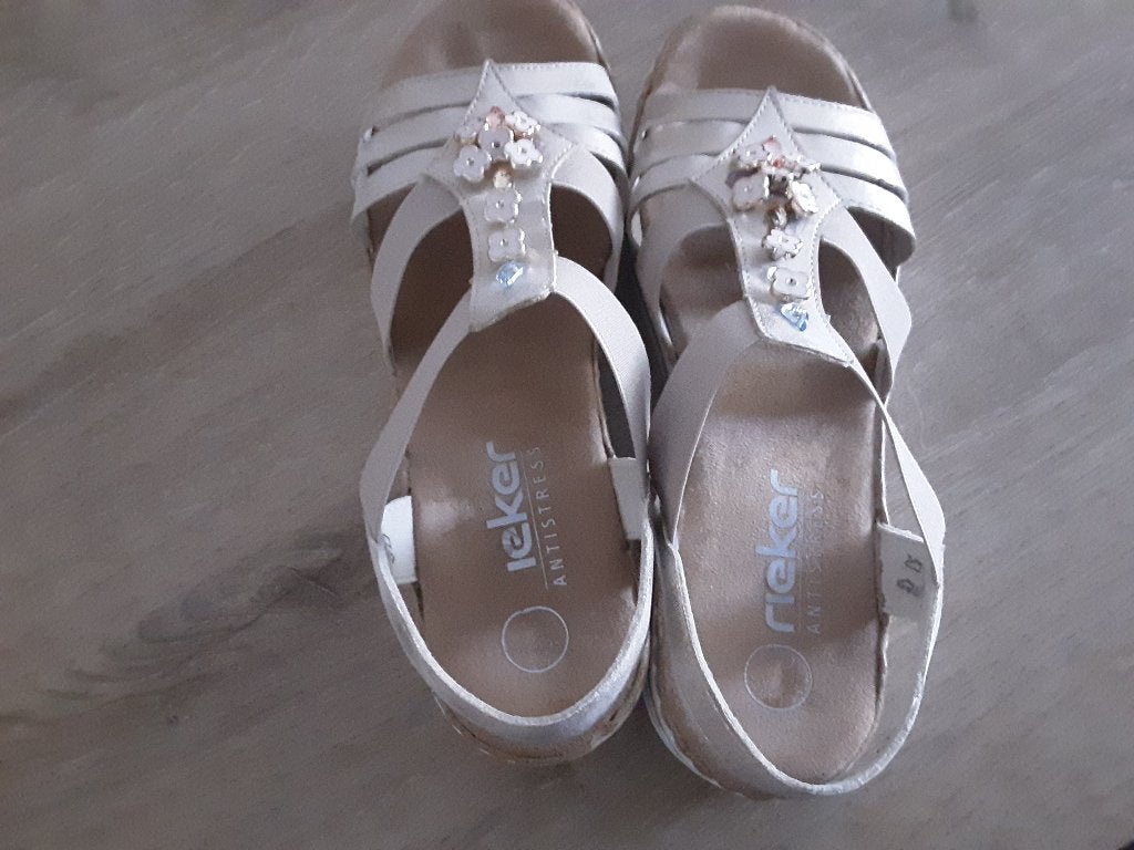 Mooie sandalen, Kleding | Dames, Ophalen, Beige, Nieuw, Sandalen of Muiltjes