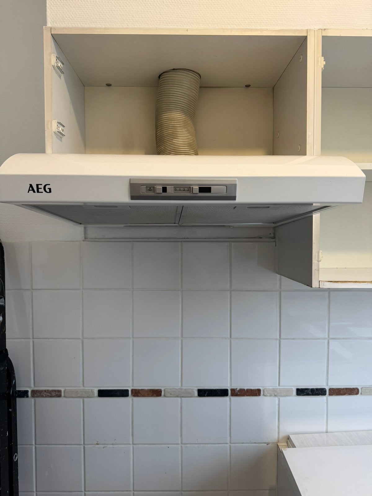 Hotte AEG blanche, Moteur, Hotte murale, Comme neuf, Enlèvement