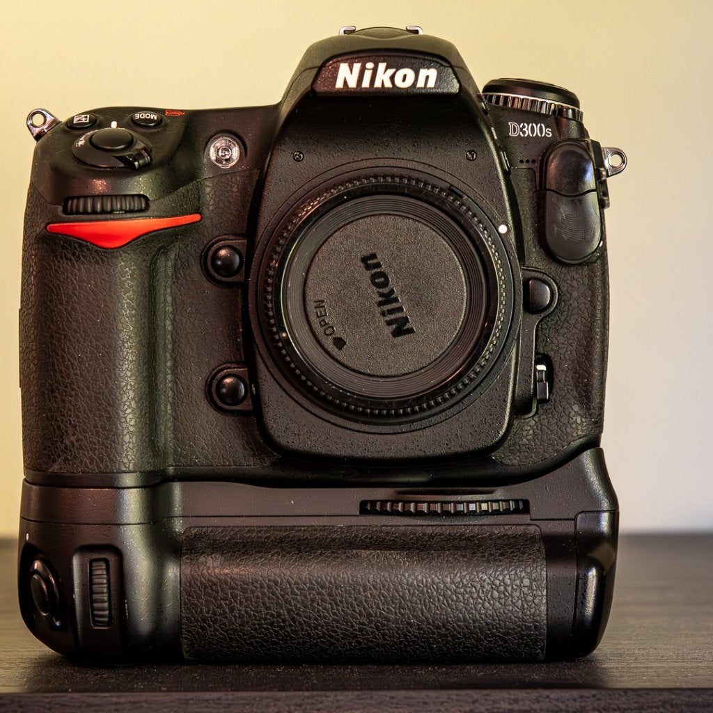 Nikon d300s met batterypack nikon mb d10, TV, Hi-fi & Vidéo, Appareils photo numériques, Sans zoom optique, 12 mégapixels, Enlèvement