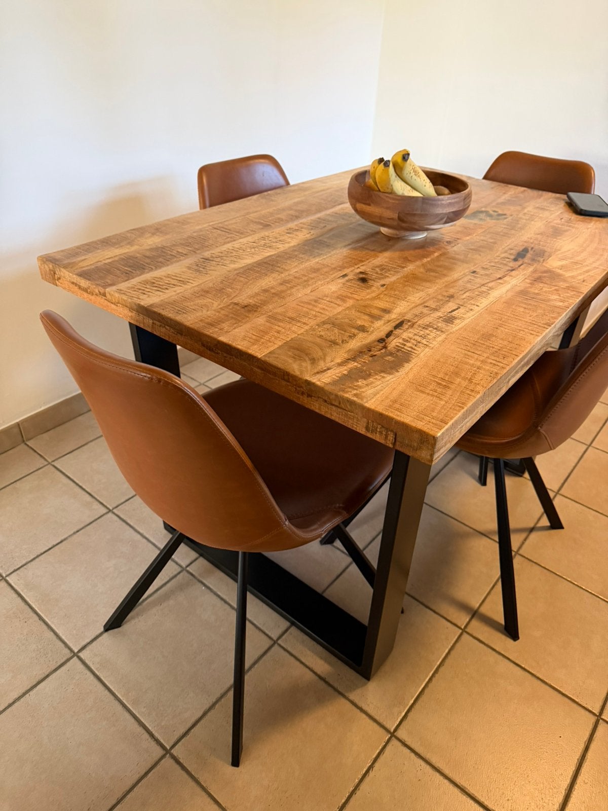 Tafel en 4 stoelen in mango hout en lederen stoelen, Ophalen, Gebruikt, 100 tot 150 cm, 50 tot 100 cm