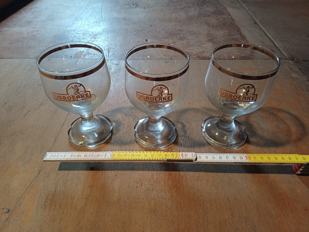 IJsboerke coupes, met gouden rand en opdruk. Vintage!, Collections, Enlèvement, Comme neuf, Autres types