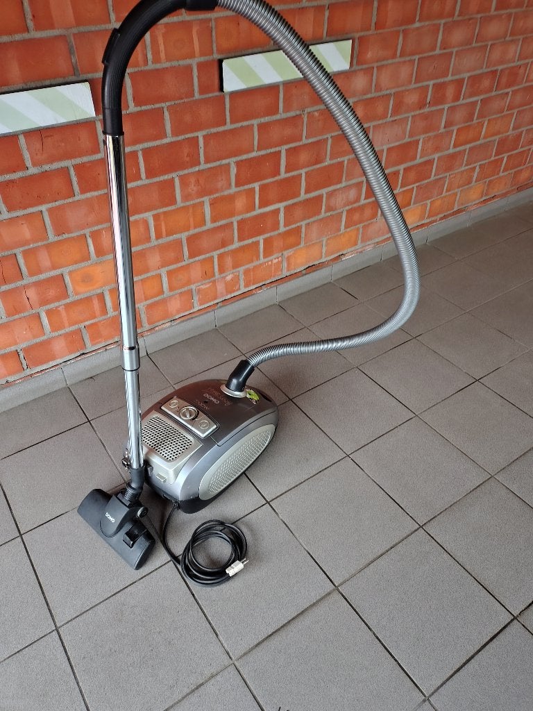 stofzuiger "DOMO" traploos regelbaar 1600 tot 2300w, Overige merken, Zo goed als nieuw, 2000 watt of meer, Sledestofzuiger