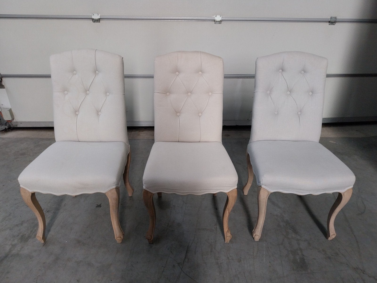 3 stoelen grijze stof bekleding, Maison & Meubles, Trois, Gris, Bois, Enlèvement