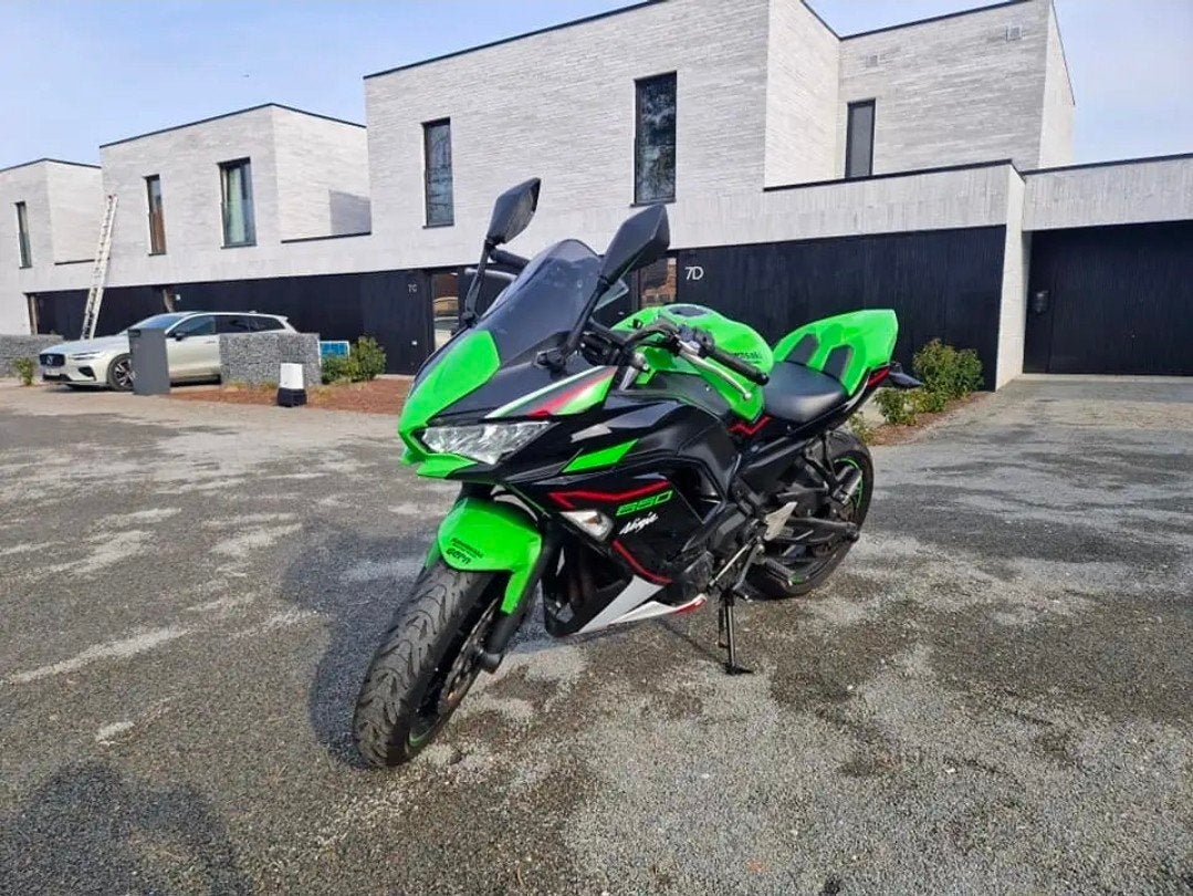 Kawasaki Ninja 650 KRT edition full akrapovic, Motoren, Motoren | Kawasaki, Particulier, Ophalen of Verzenden