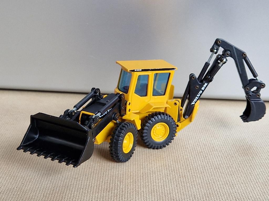 Joal 230 miniature Volvo BM 6300 Pelle-Chargeuse tracteur, Enlèvement ou Envoi, Utilisé, Grue, Tracteur ou Agricole, Autres marques
