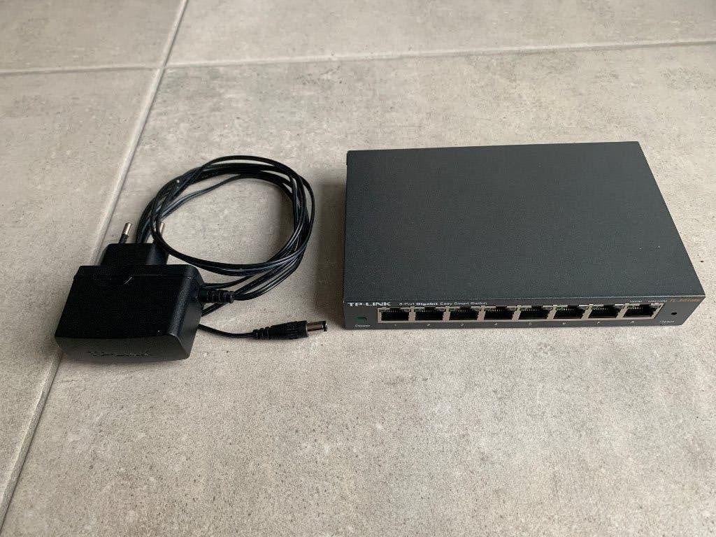 TPLink 8-Port Gigabit Switch TL-SG108E & TL-SG108, Computers en Software, Netwerk switches, Ophalen of Verzenden, Zo goed als nieuw