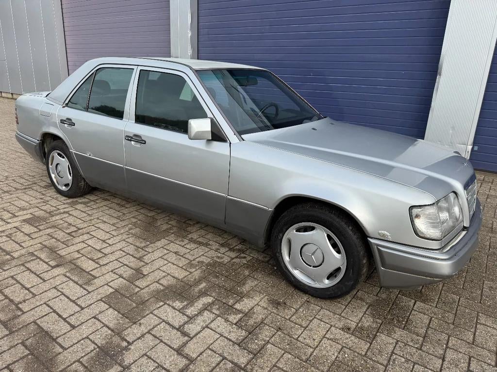 Mercedes-Benz 200-serie *W124-BELGIAN CAR* (bj 1995), Auto's, Mercedes-Benz, Bedrijf, Zilver of Grijs, Te koop