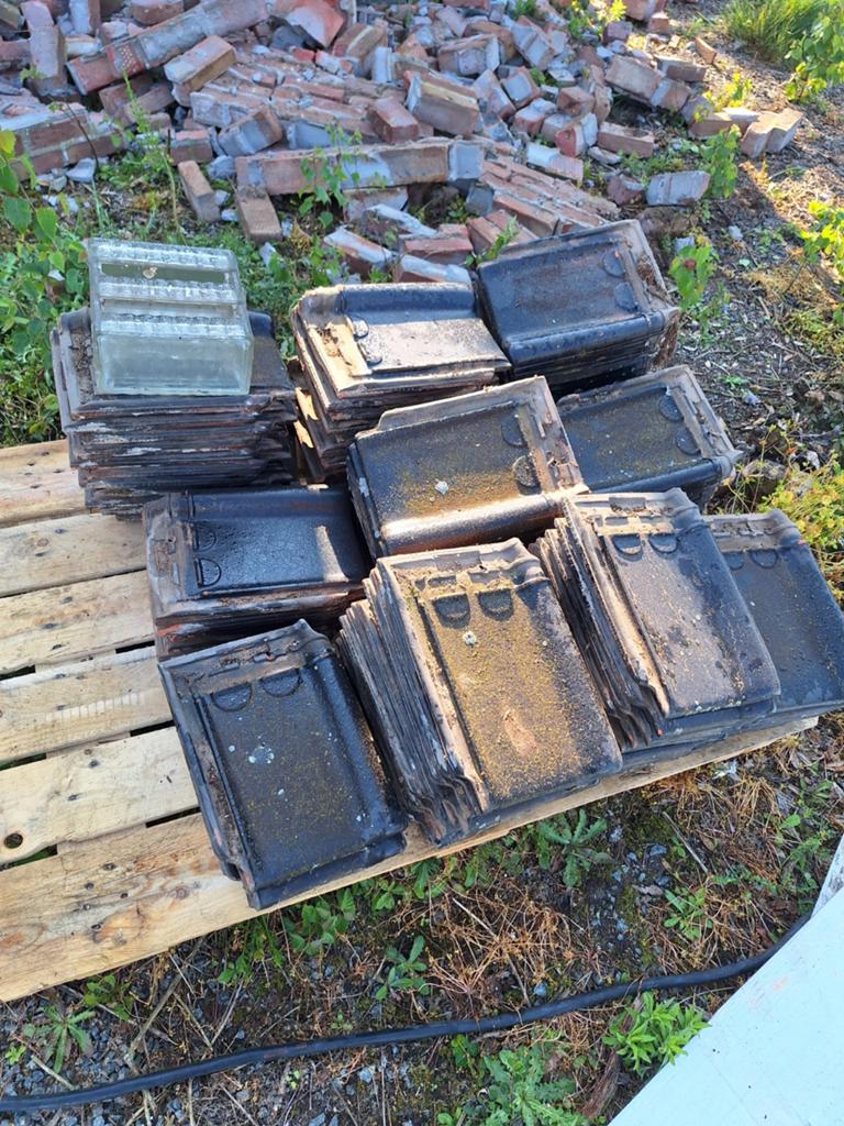 Dakpannen. Zwart., Ophalen, Zwart, Dakpannen
