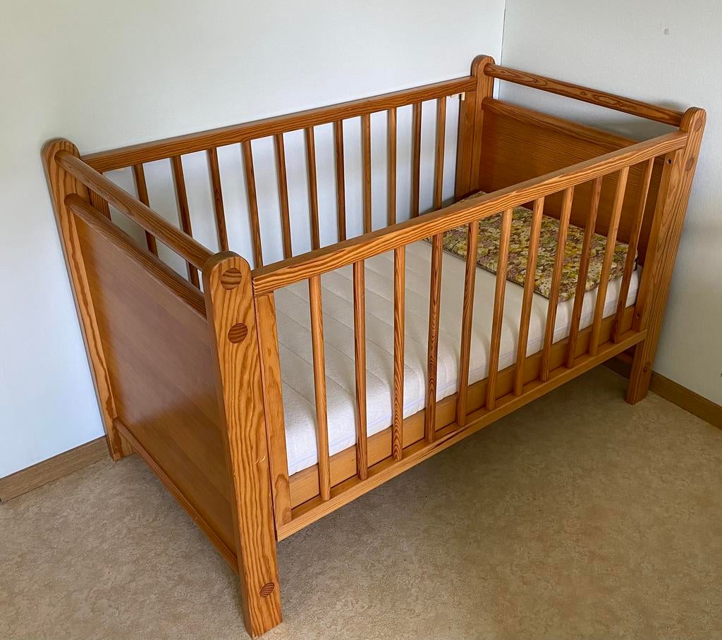 Lit robuste pour bébé (enfant) avec..., Enlèvement, Comme neuf