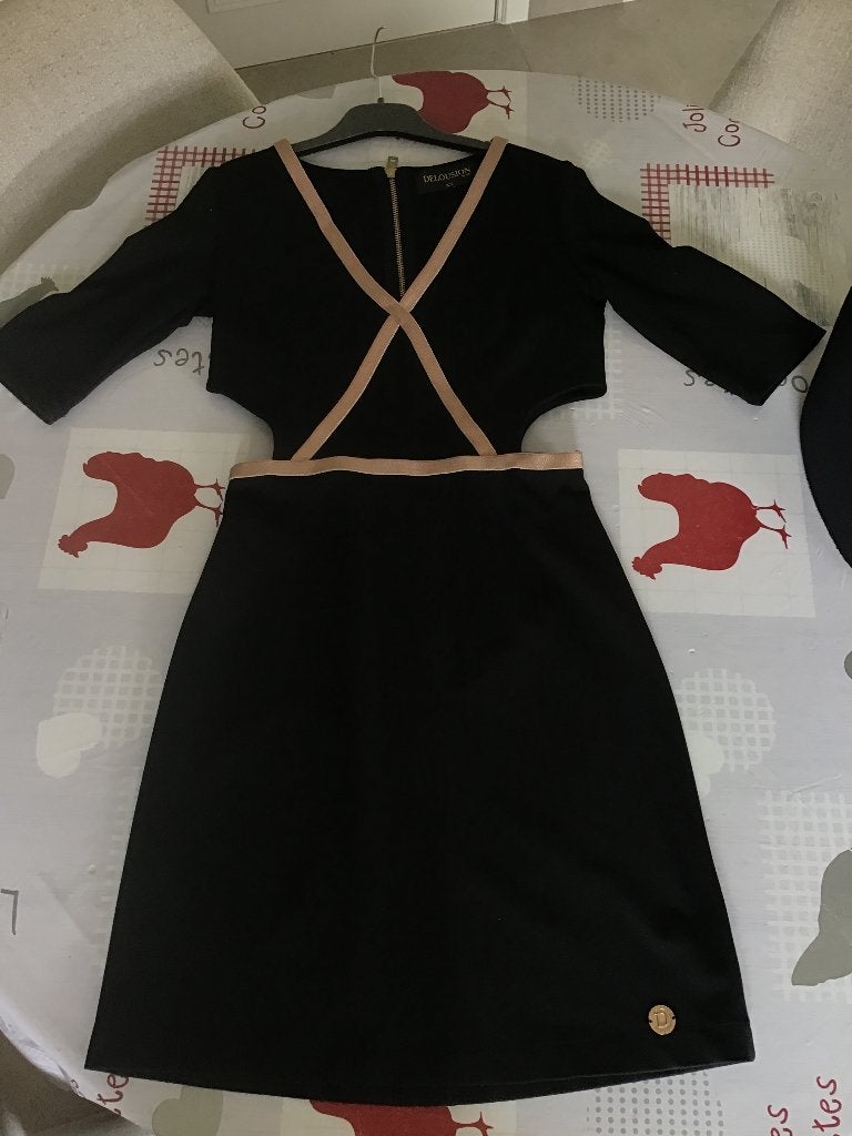 speciale jurk Delousion mt 34-36, Ophalen of Verzenden, Nieuw, Maat 34 (XS) of kleiner, Zwart