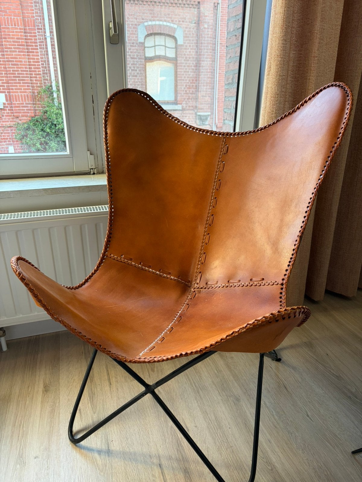 Vlinderstoel bruin leer, Maison & Meubles, Comme neuf, Brun, Enlèvement, Cuir
