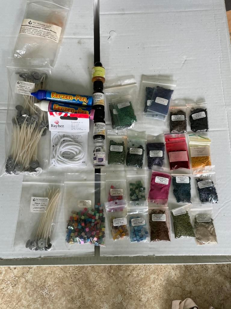 Kaarsen maken set ( geur en kleur ), Ophalen, Zo goed als nieuw