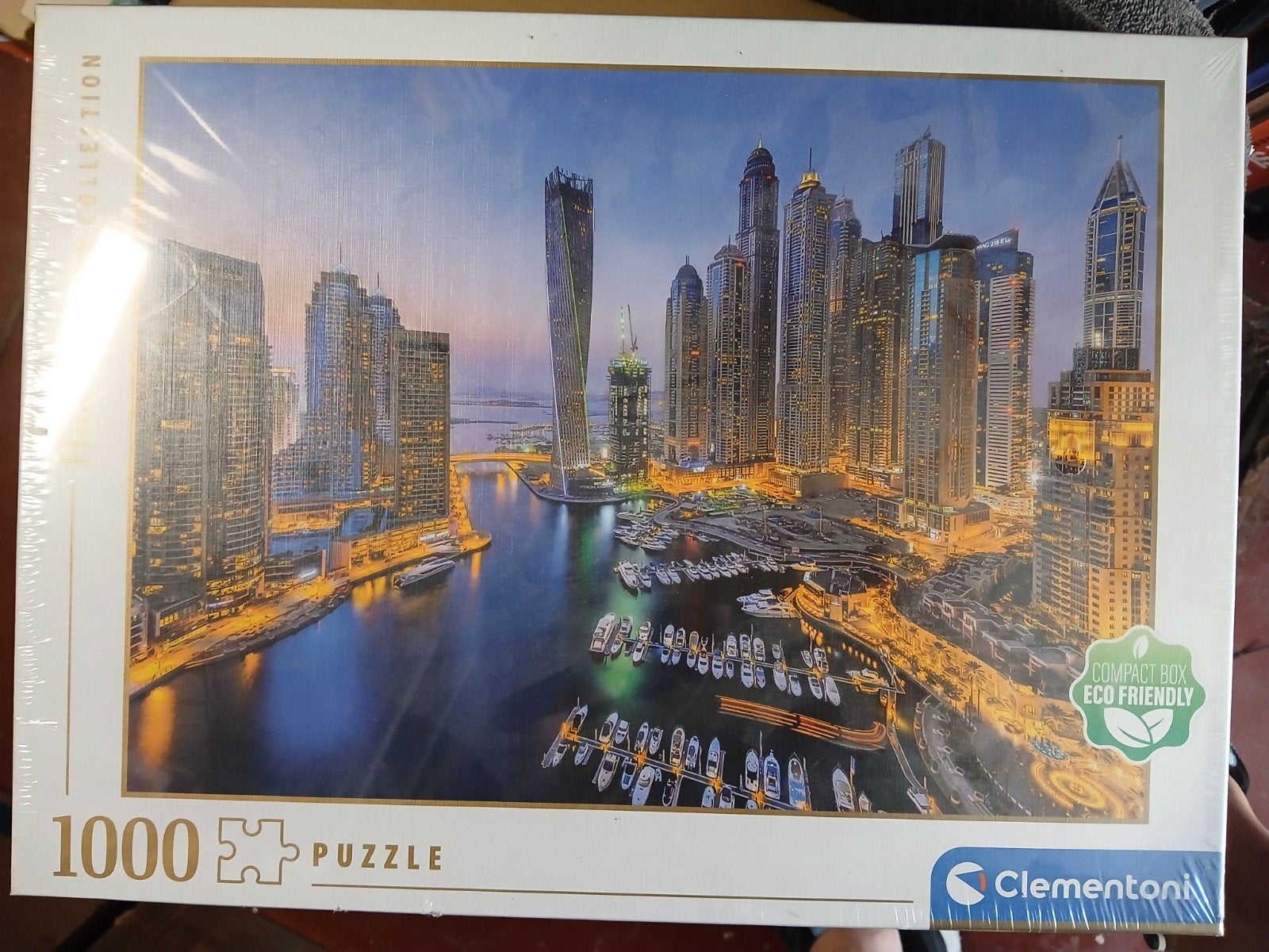 DUBAI, Ophalen of Verzenden