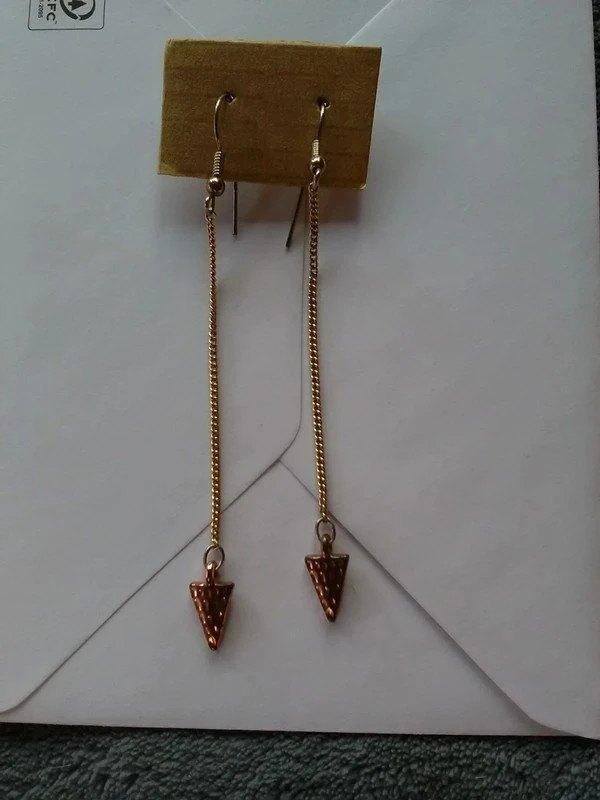 Boucles d'oreilles triangles pendantes dorées, Bijoux, Sacs & Beauté, Boucles d'oreilles, Enlèvement ou Envoi, Or, Comme neuf