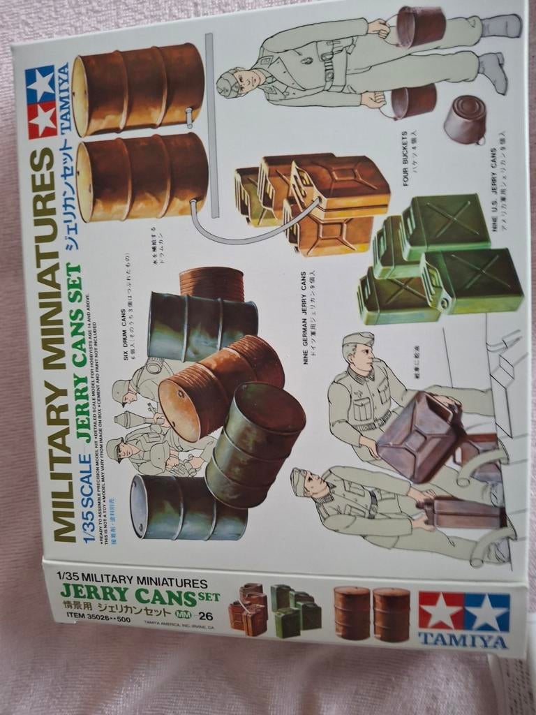 Bidons à essence ou à eau et jerricans TAMIYA 1/35 WWII, Enlèvement ou Envoi