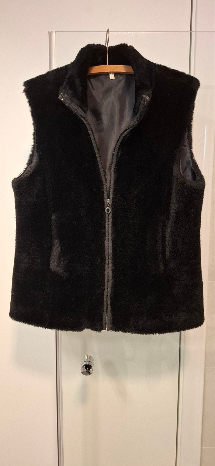 Bodywarmer vrouw maat 42 zwart, nepbont, Kleding | Dames, Zwart, Maat 42/44 (L), Ophalen of Verzenden, Geen merk
