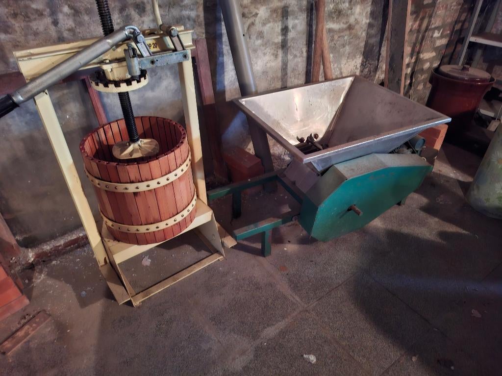 handmatige spindel-fruitpers, elektrische fruitmolen/kneuzer, Tuin en Terras, Ophalen, Gebruikt
