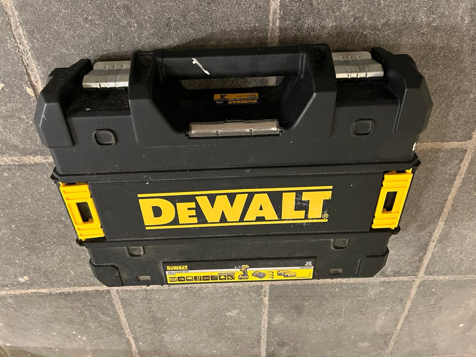 Dewalt, Ophalen, Zo goed als nieuw