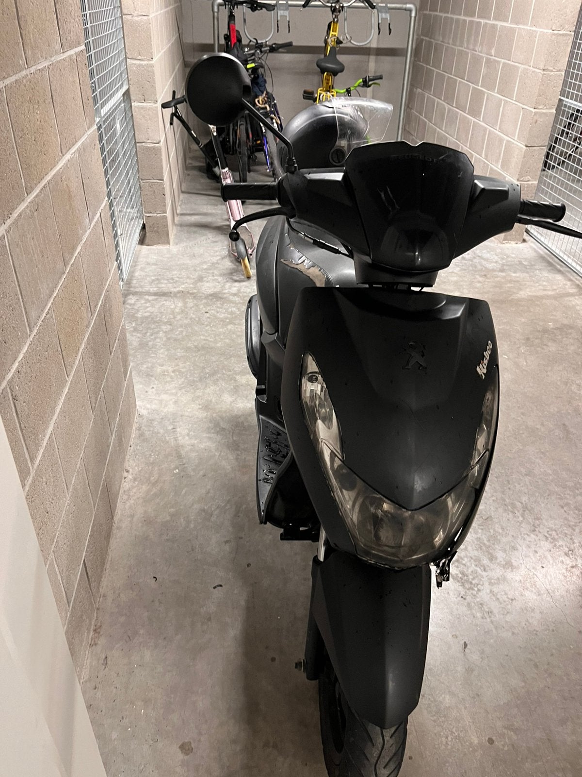 Je vend mon peugeot kisbee 2t prix negociable, Enlèvement, Comme neuf