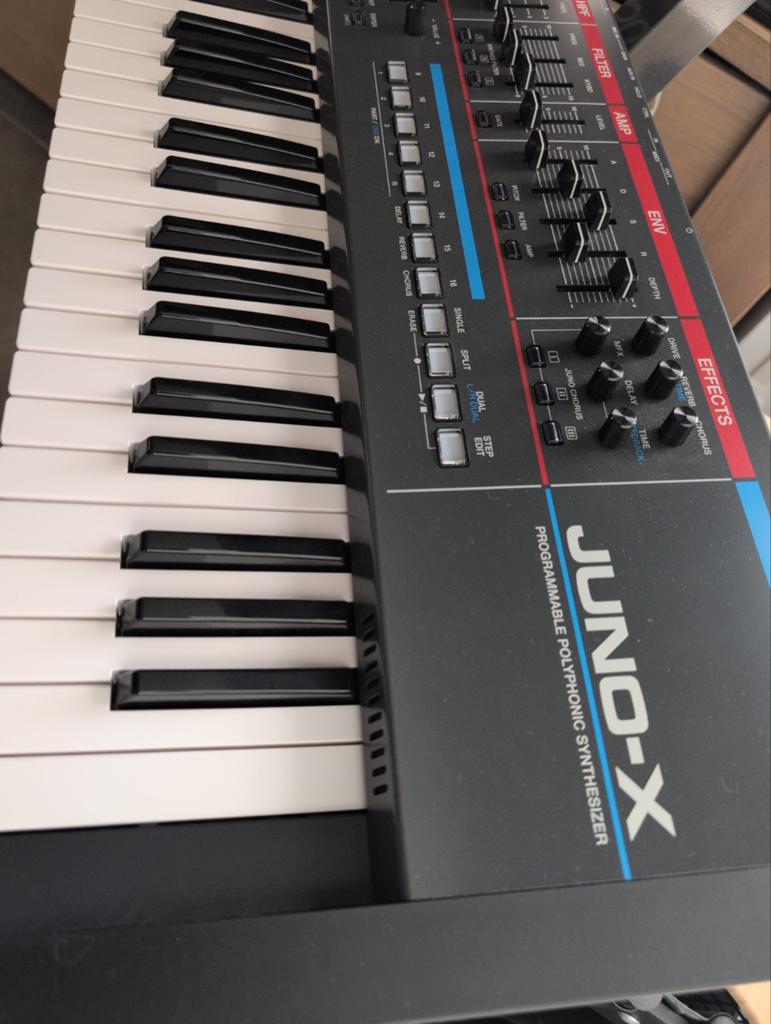 Totaal nieuwe Roland Juno X + gratis JD800 expansion (€160), Musique & Instruments, Enlèvement ou Envoi, Roland