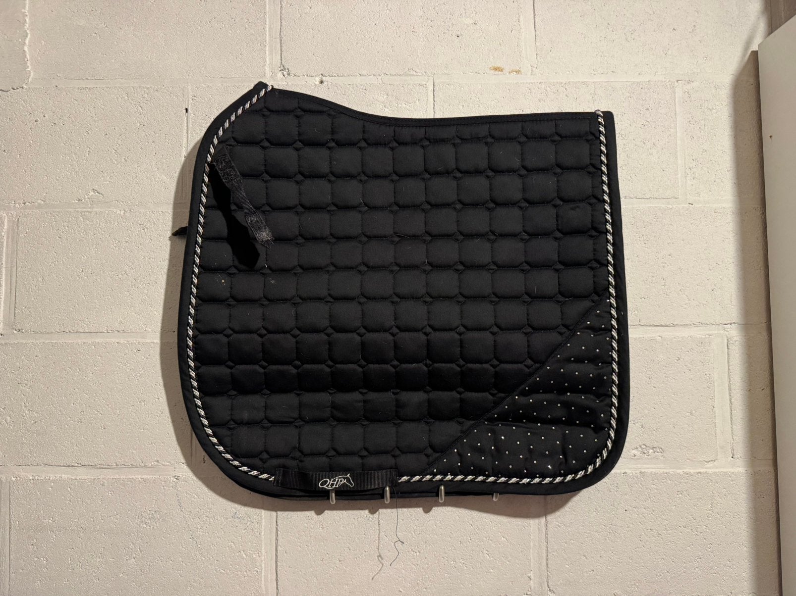 Tapis QHP, Animaux & Accessoires, Full (L), Tapis de dressage, Noir, Comme neuf