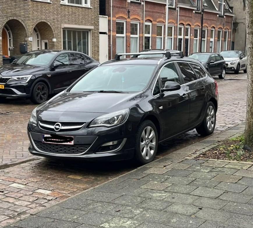 L'Opel Astra Tourer DOIT PARTIR AU PLUS VITE, Autos, Opel, Cuir, Achat, Boîte manuelle, Noir