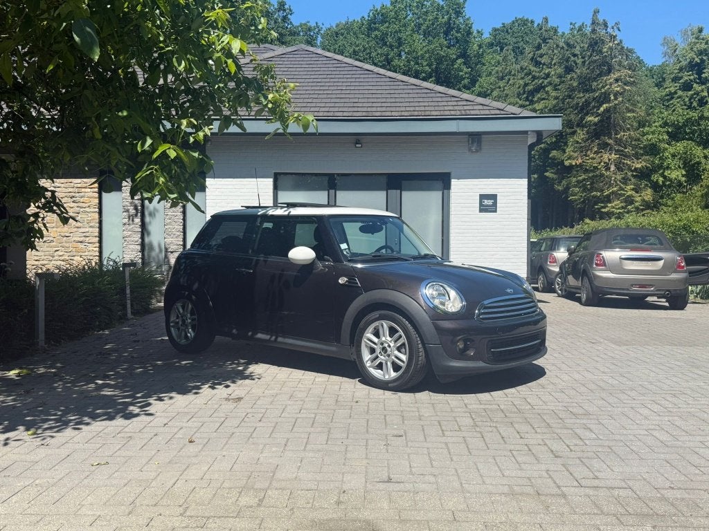 Mini Cooper —129 768 km —Toit panoramique—Entièrement équipé, 90 kW, Achat, Entreprise, Air conditionné