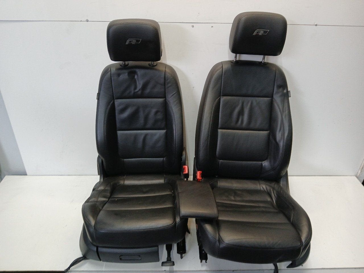 Interieur Volkswagen Tiguan, Onderdelen@venauto.nl, Van der Ven Autorecycling B.V., Ettenseweg 76, 4706 PB Roosendaal, The Netherlands