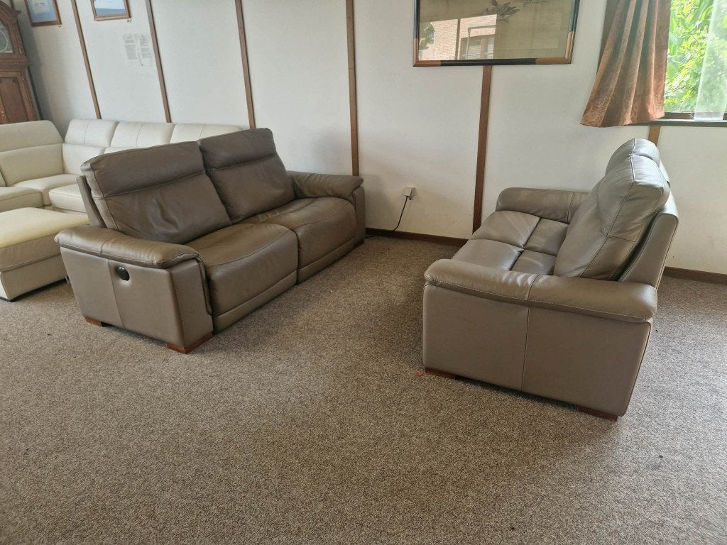 TAUPE BUFFELLEDEREN SALON MET ELEKTRISCHE RELAXEN, Ophalen, Gebruikt, Leer