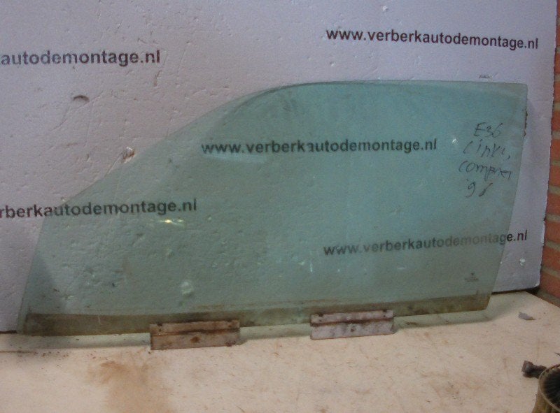 FENETRE OU VITRE DE PORTE GAUCHE 3 serie Compact (E36 / 5), Utilisé, BMW, Petuelring 130
80809  München, DE, Bayerische Motoren Werke AG